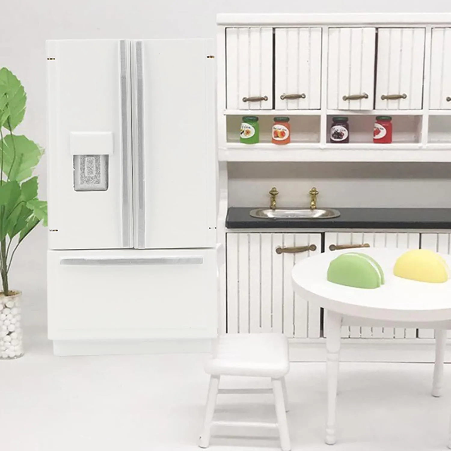 1:12 Wooden Refrigerator Model, Dollhouse Toy with Mini Refrigerator, for Dollhouse Indoor Decoration (White)