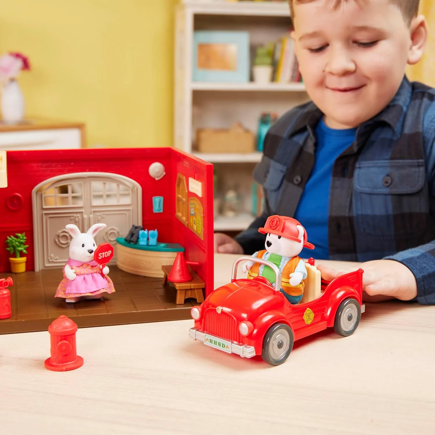 Li'l Woodzeez – Safety Department Dollhouse Playset – Posable Doll Figures, Fire Truck & Storybook Included – Miniature Furnitures & Accessories – Stackable Toy Pretend Play for Kids 3 