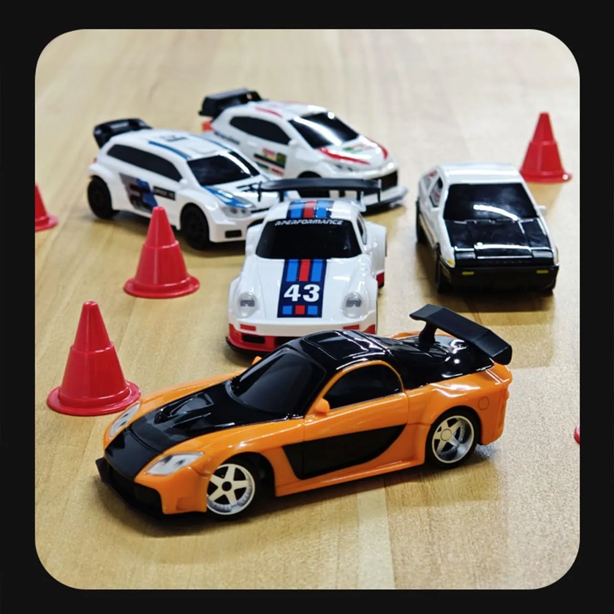 RC Electric Mini Racing Drift Car Model, 1:43 Scale 2.4G Full Scale Linkage Light Set Max Speed 15km/h Indoor/Outdoor Mini RC Car Hobbyist Gift