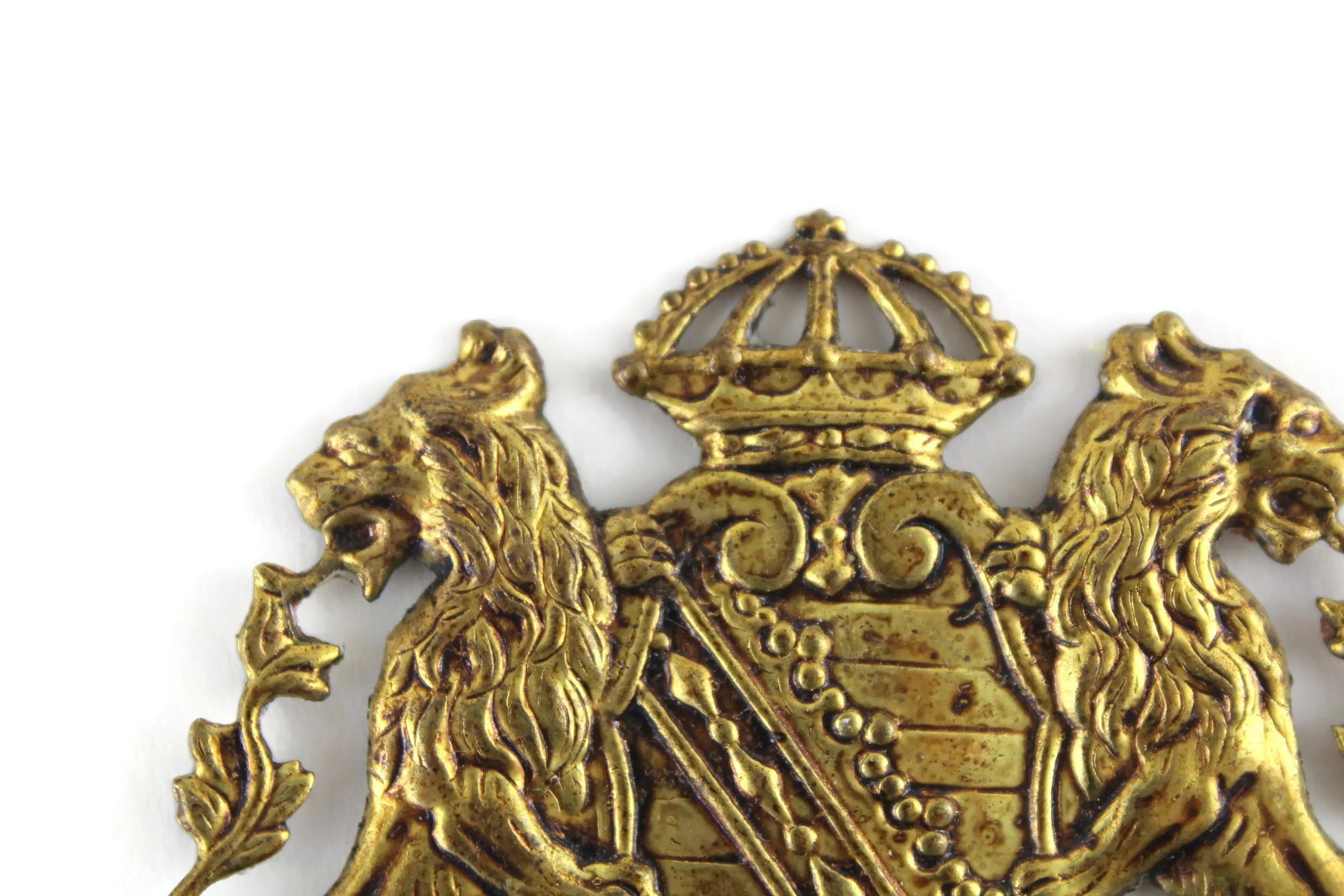 Vintage 1:12 Miniature Dollhouse Gold Metal Crest Wall Hanging with Lions