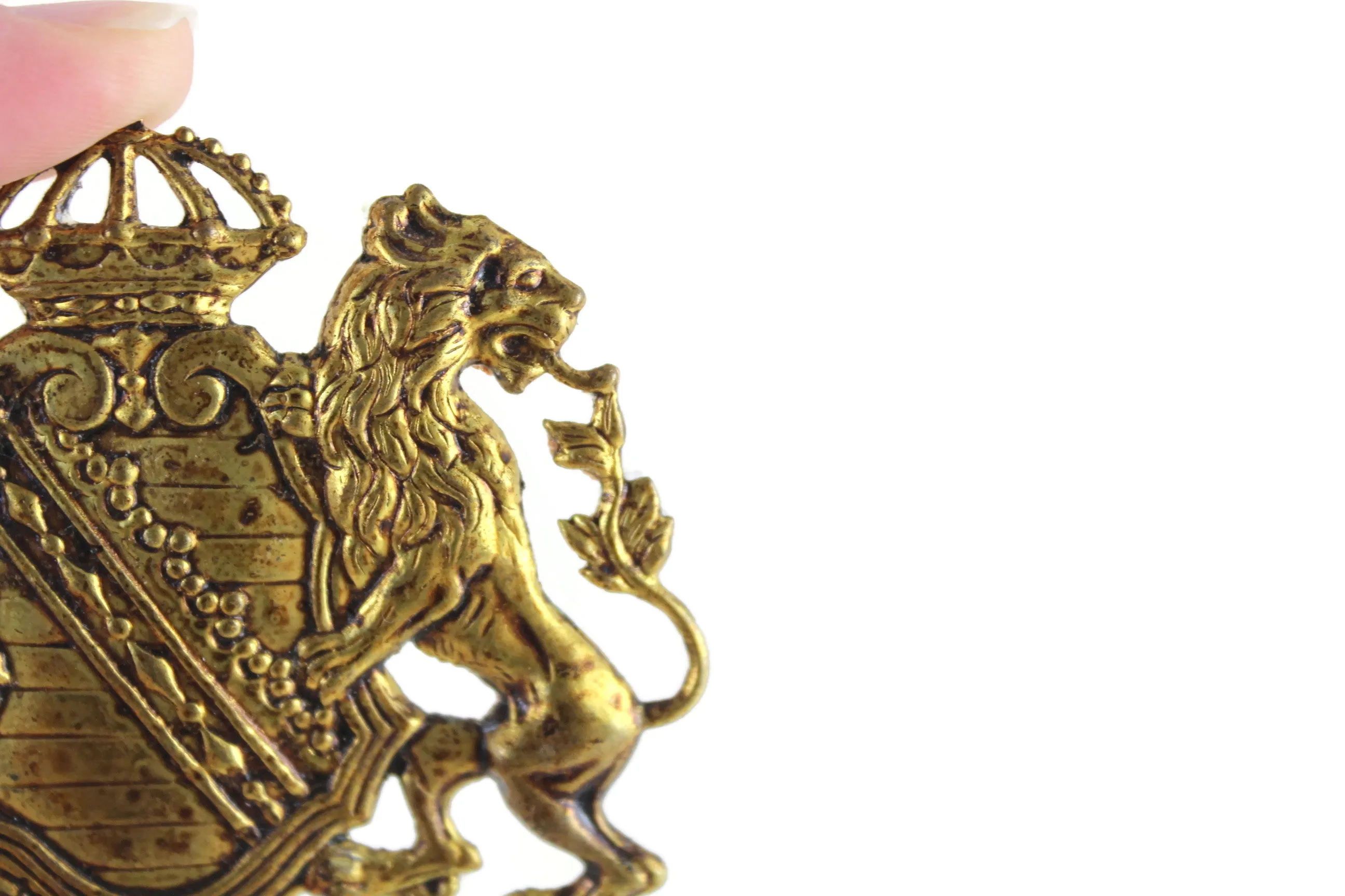 Vintage 1:12 Miniature Dollhouse Gold Metal Crest Wall Hanging with Lions