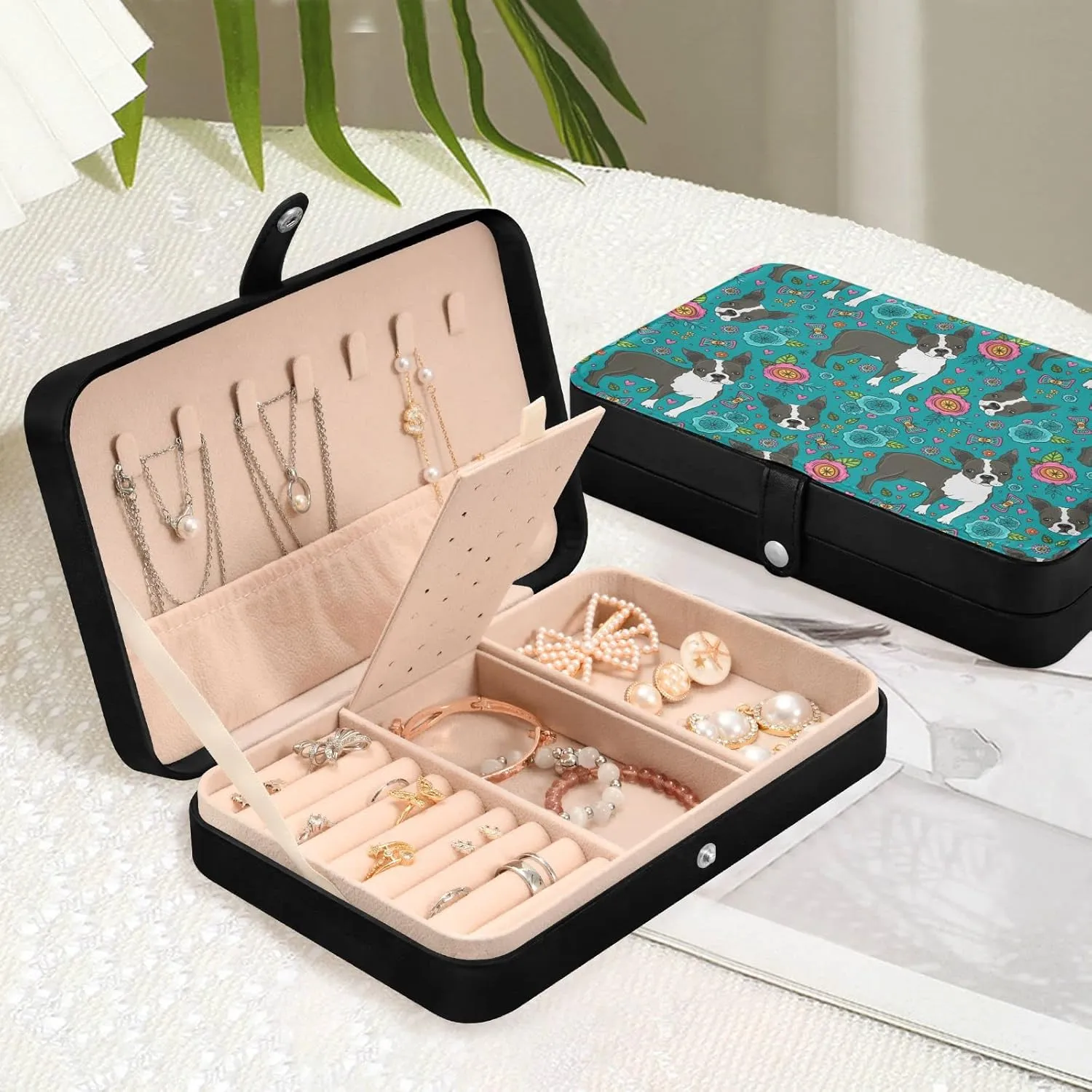 ZZKKO Travel Jewelry Case Boston Terrier Flowers Small Jewelry Boxes for Women Portable Jewelry Travel Organizer Storage Box for Earrings Ring Necklace Black